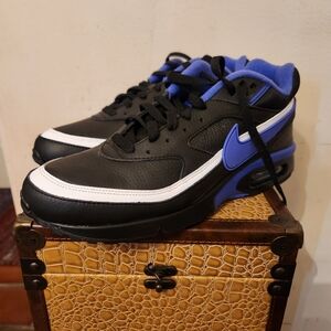 Nike Men's Black and Blue Sneakers